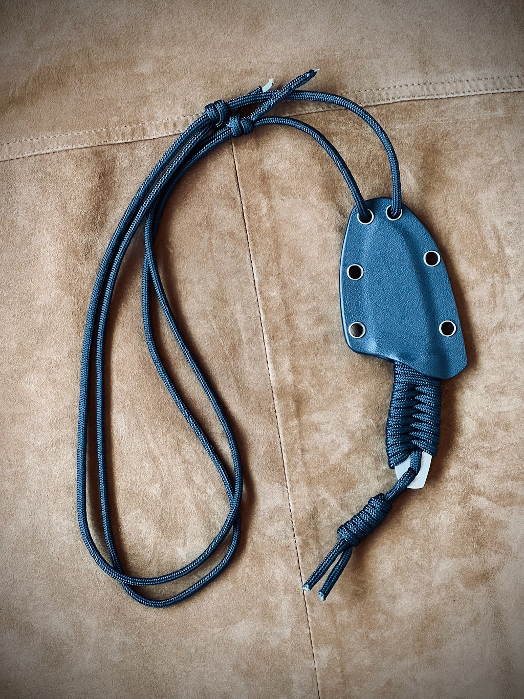 Neck Knife c/Paracord (Inox) - Imagem 4